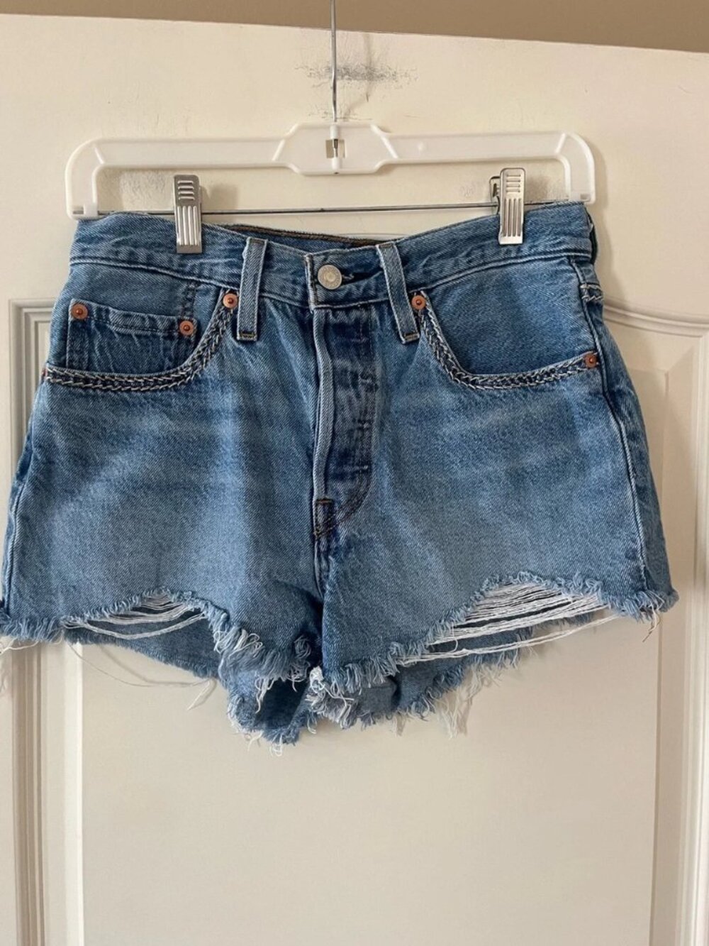 Levi’s 501 Distressed Blue Denim “Shortie”Shorts Waist size 26